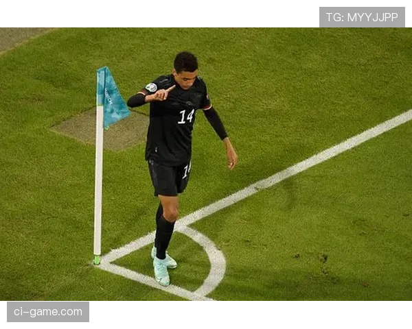 穆西亚拉的盘带为何如此丝滑