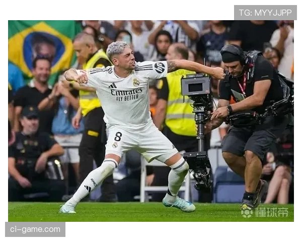 皇马中场双核:卡马文加与巴尔韦德,全能属性与战术角色差异分析